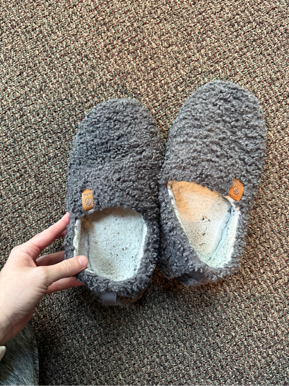 Women’s Cozy Gray Faux-Sherpa Slippers - Soft Indoor Comfort